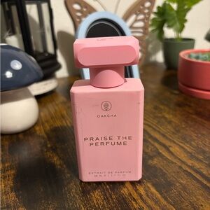 Oakcha Praise the Perfume